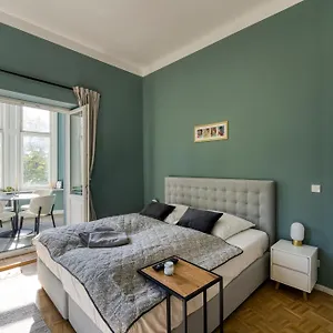 Jomi Stays, Brandenburgische Strasse 16 - Wohnen Beim Kurfuerstendamm Berlin
